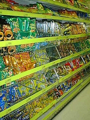 Conoce los posibles efectos de los aditivos que se añaden a los alimentos