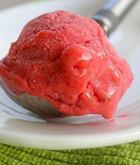 Receta saludable para la osteoporosis: Sorbete de yogurt de fresas