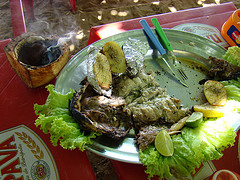 Pescado asado a la cubana